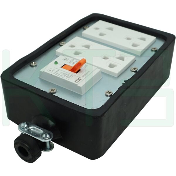 บล็อกยาง ขนาด 4x6 นิ้ว พร้อม เซฟตี้เบรกเกอร์ 1 ตัว ปลั๊กกราวด์คู่ 2 ตัว (G-27) (ปลั๊กคละรุ่น เสียบสายและขันน็อต)